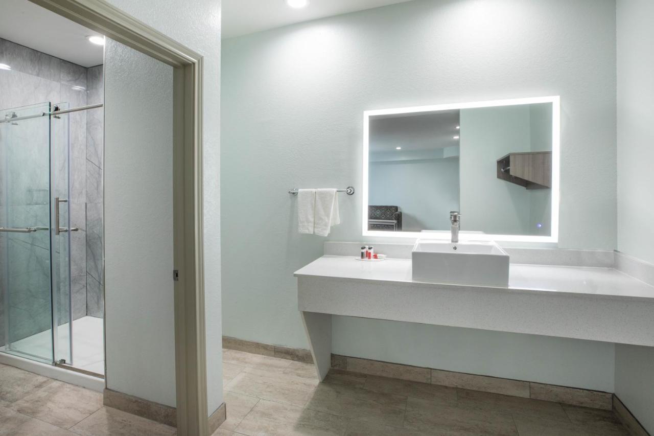 Super 8 By Wyndham Humble Houston Fallcreek Zewnętrze zdjęcie
